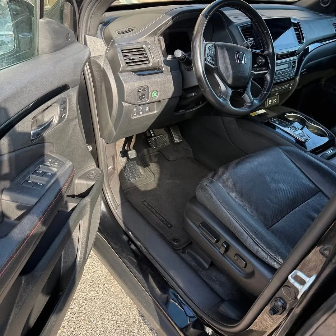 Honda Pilot front interior fully detailed