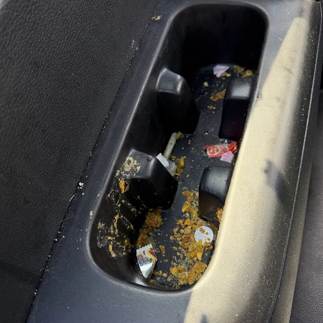 Honda Pilot cup holder before cleaning