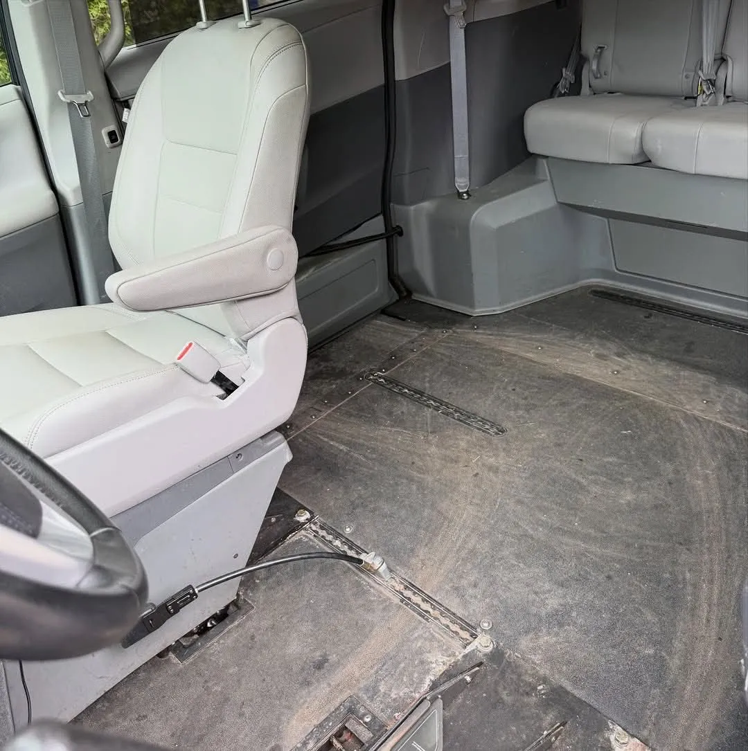 Toyota Sienna middle row floor before cleaning