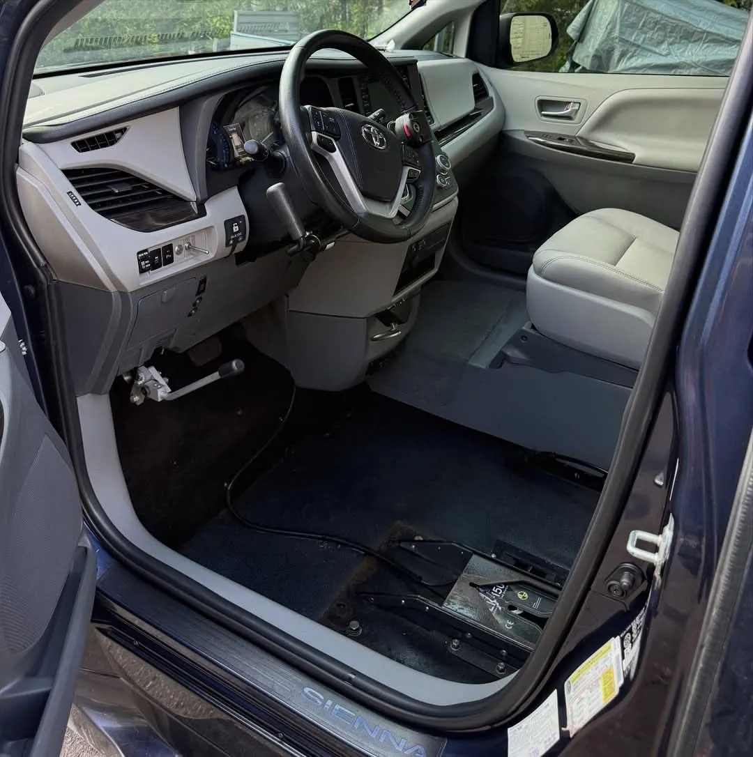 Toyota Sienna driver side after detailing